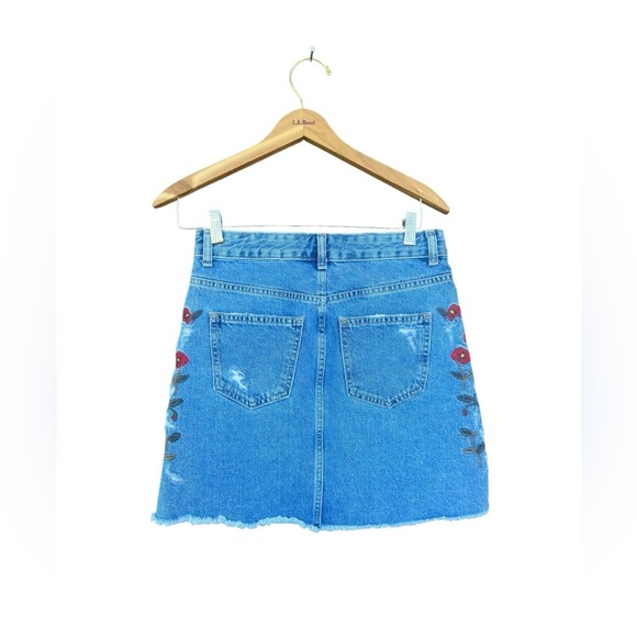 Zara Basic Denim Floral Embroidered Raw Hem Distressed Mini Skirt Size XS Fairy - Picture 5 of 6